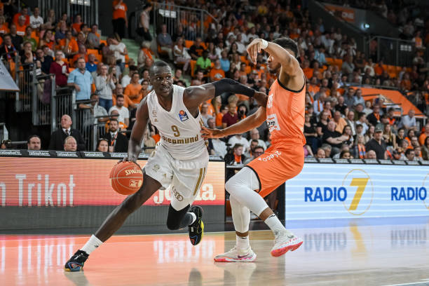 手的较量中 手的较量中