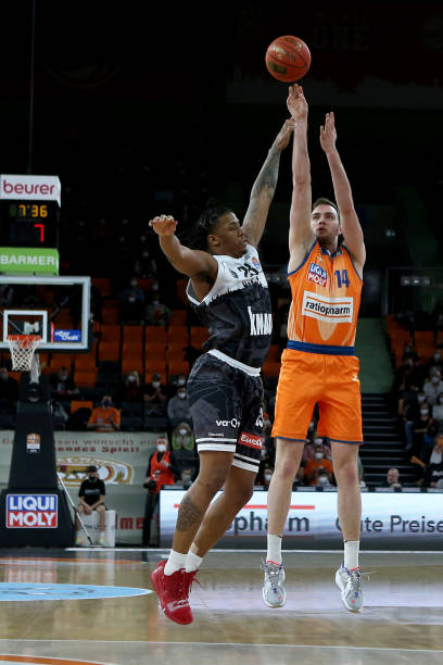 瓦伦西亚原 瓦伦西亚原