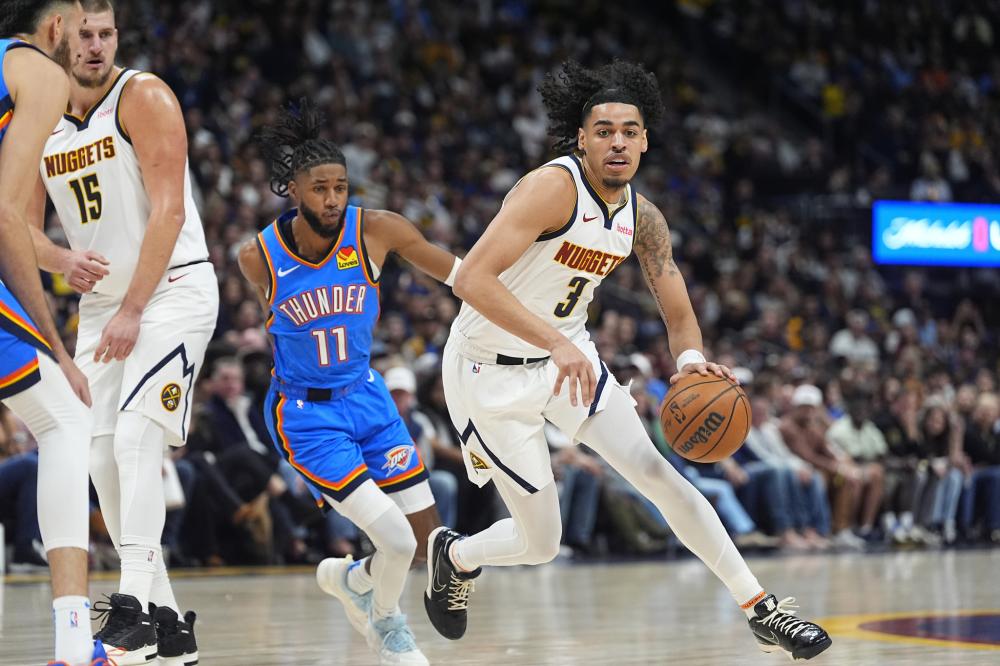 现出强大的 现出强大的