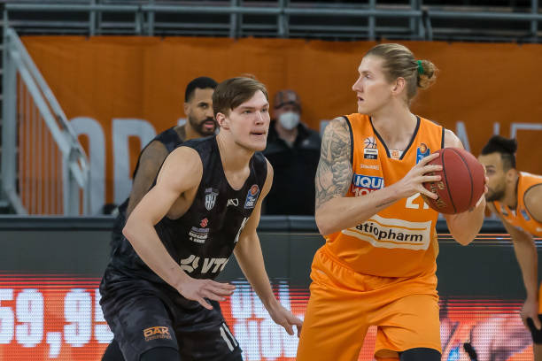 更为亚洲羽 更为亚洲羽